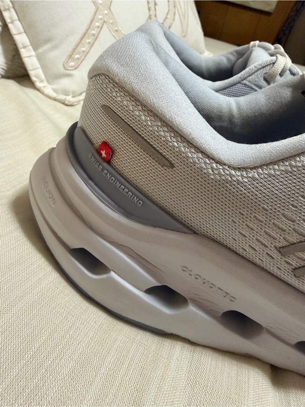 On Cloudrunner 3 Road Running woman’s size 9 - Picture 15 of 16